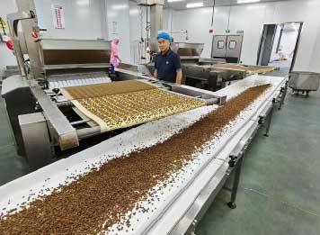  低温烘焙宠物粮生产线